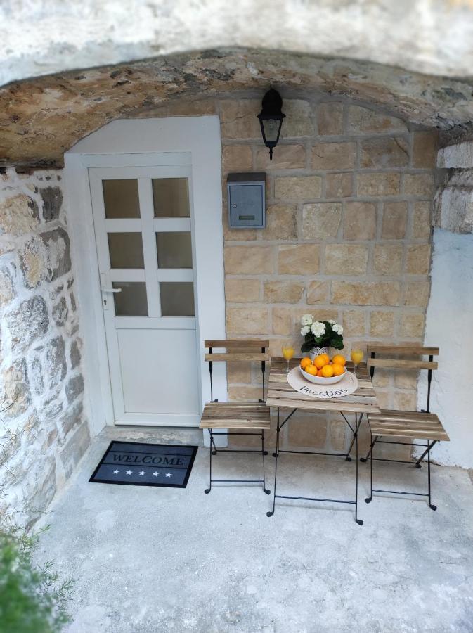 Stone House Lovric Apartment Kastela Exterior photo